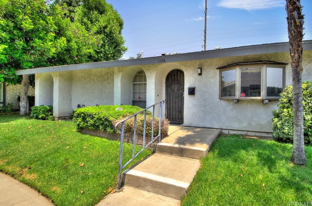 1326 W 8th St #43, Upland, CA 91786
