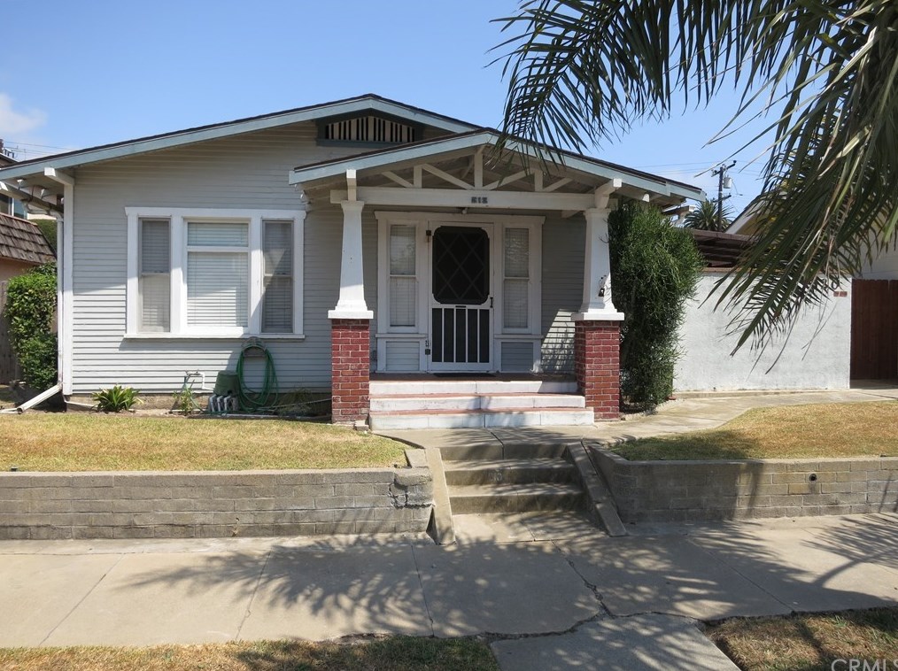 518 8th St, Huntington Beach, CA 92648-4631