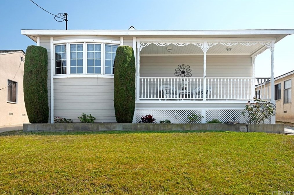 4678 W 140th St, Hawthorne, CA 90250