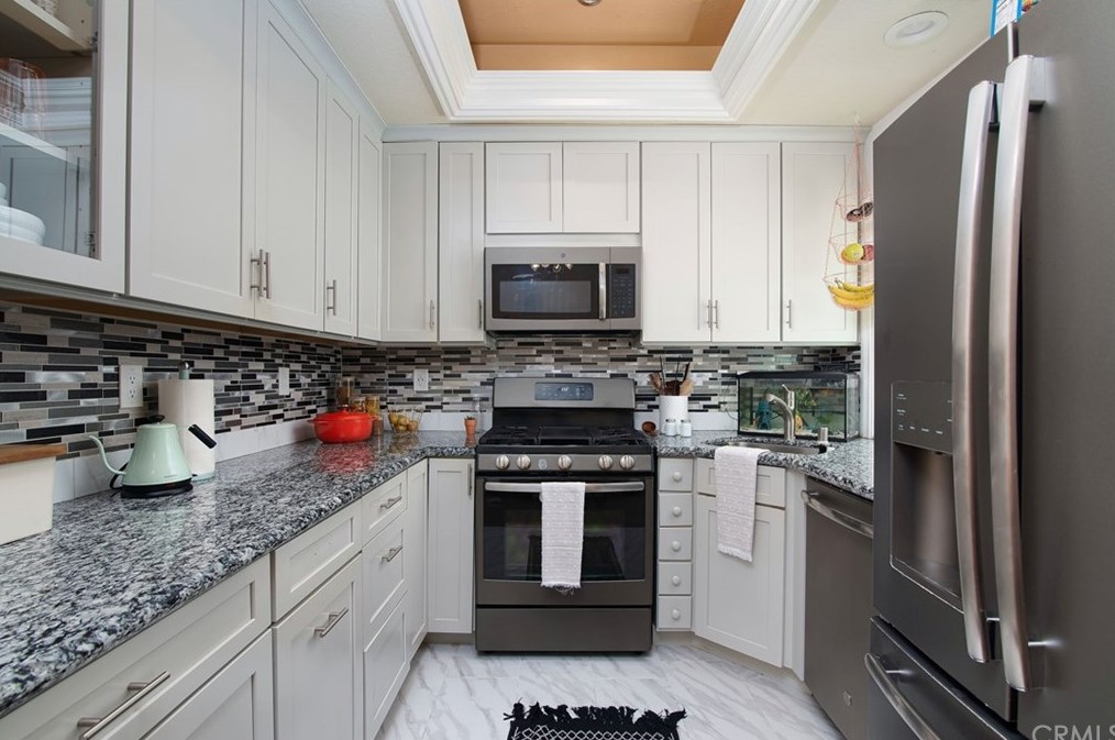 28106 El Montanero, Laguna Beach, CA 92677-7545