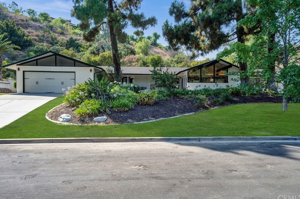 9772 Overhill Dr, Santa Ana, CA 92705-1512