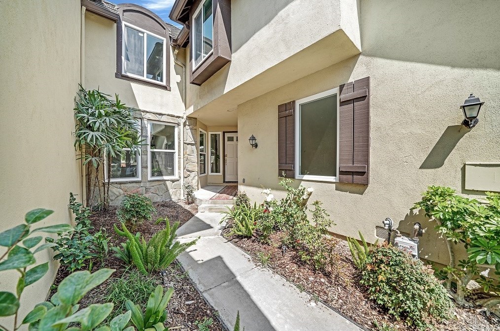 6082 Eaglecrest Dr, Huntington Beach, CA 92648
