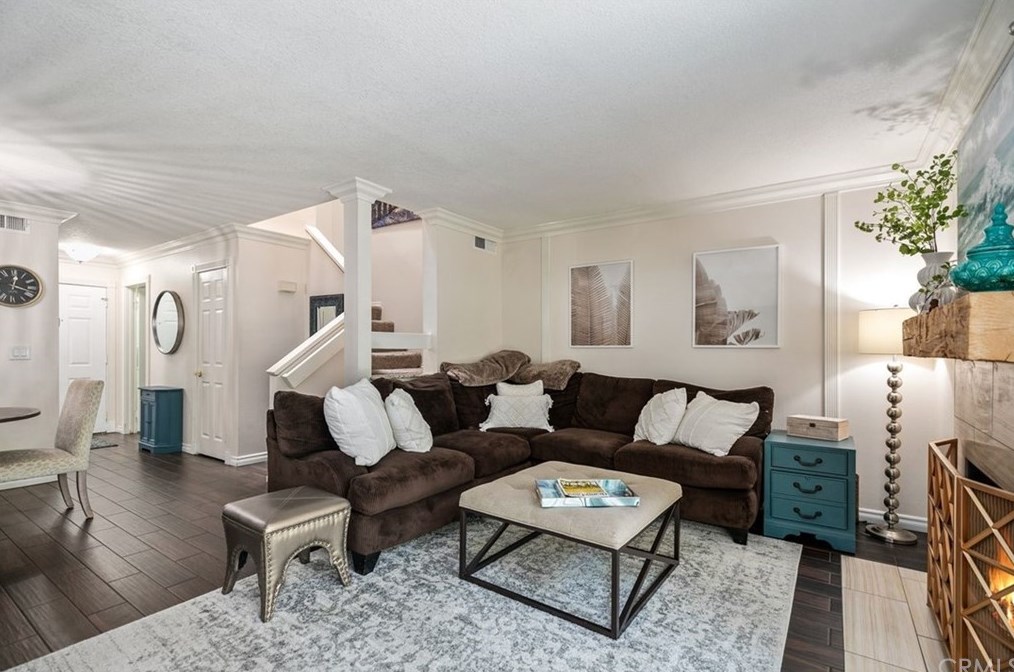 209 N Singingwood St #20, Orange, CA 92869