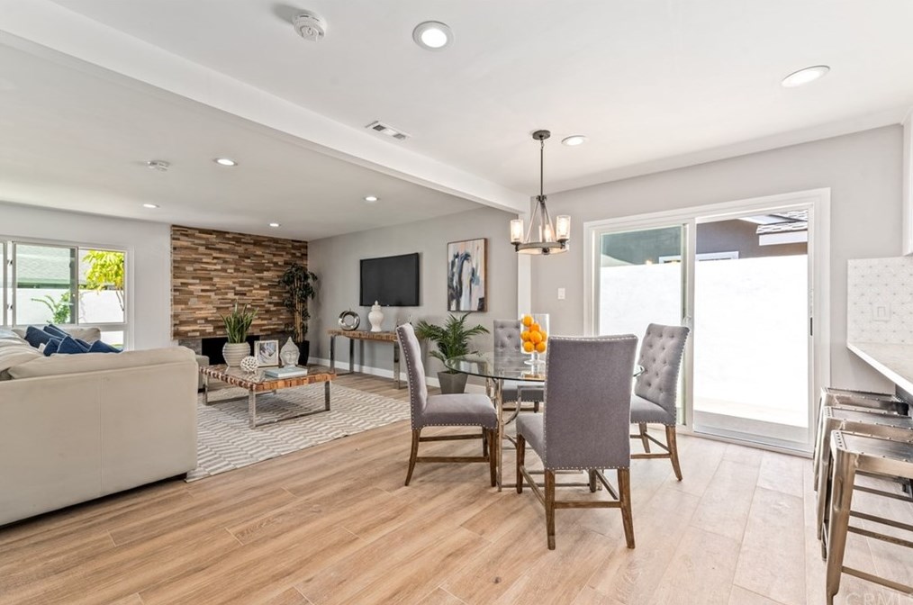 19931 Lexington Ln, Huntington Beach CA  92646-4323 exterior