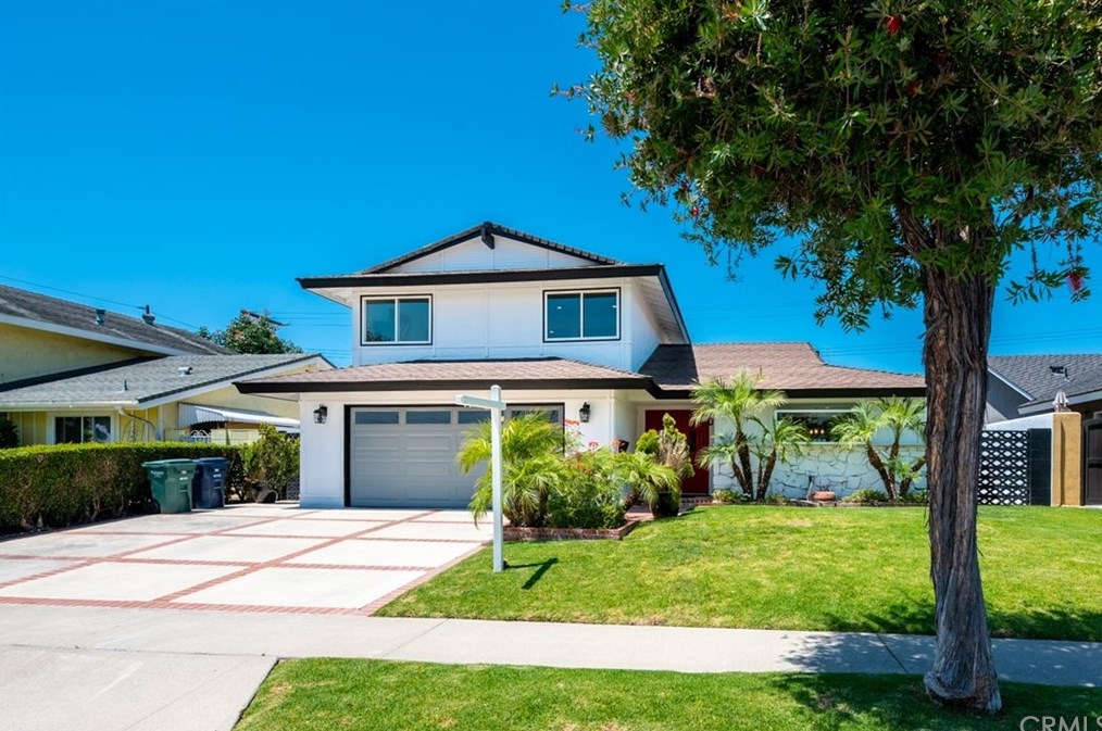 19931 Lexington Ln, Huntington Beach CA  92646-4323 exterior