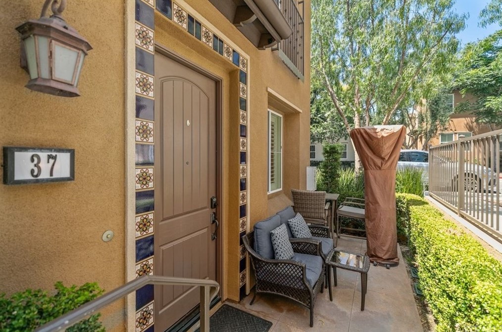 37 Playa Cir, Laguna Beach, CA 92656-1621