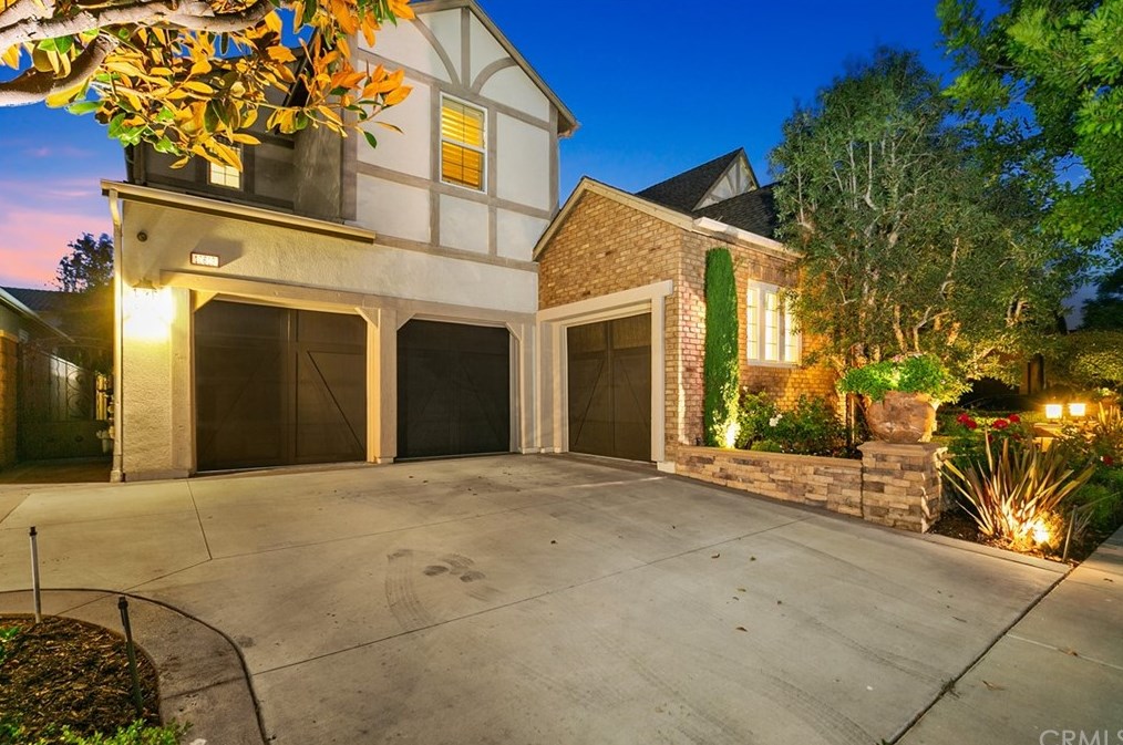16619 Honeybee Dr, Tustin, CA 92782