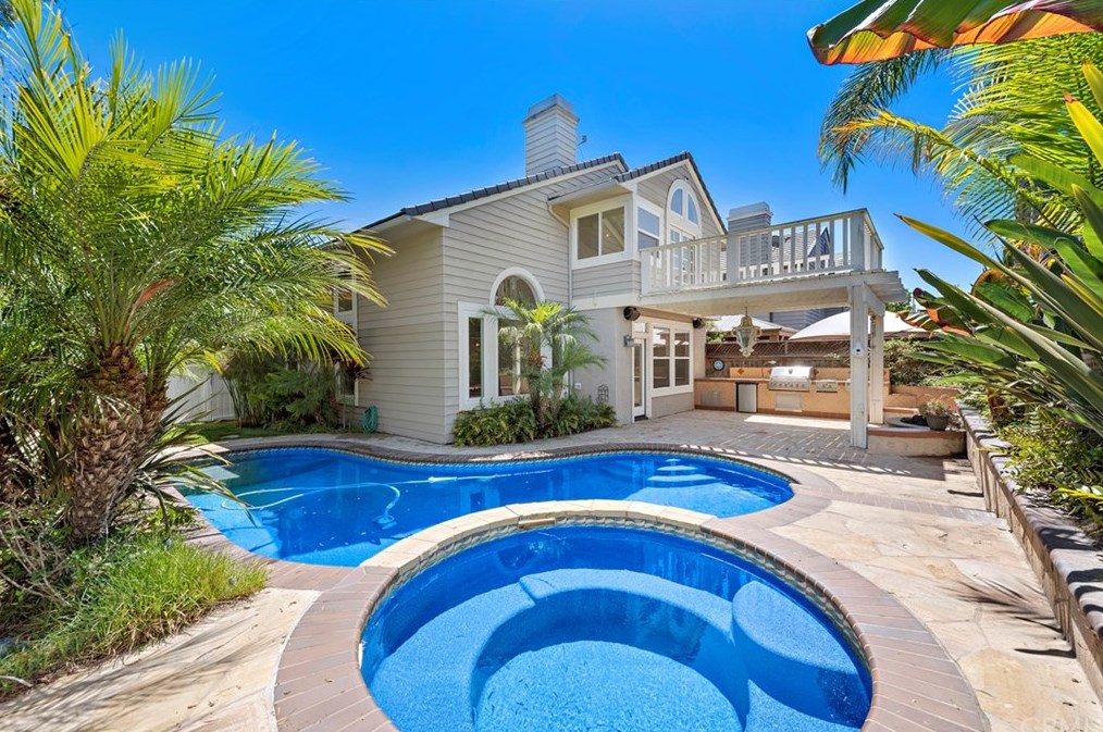 31 Red Rock Ln, Laguna Beach, CA 92677-5653