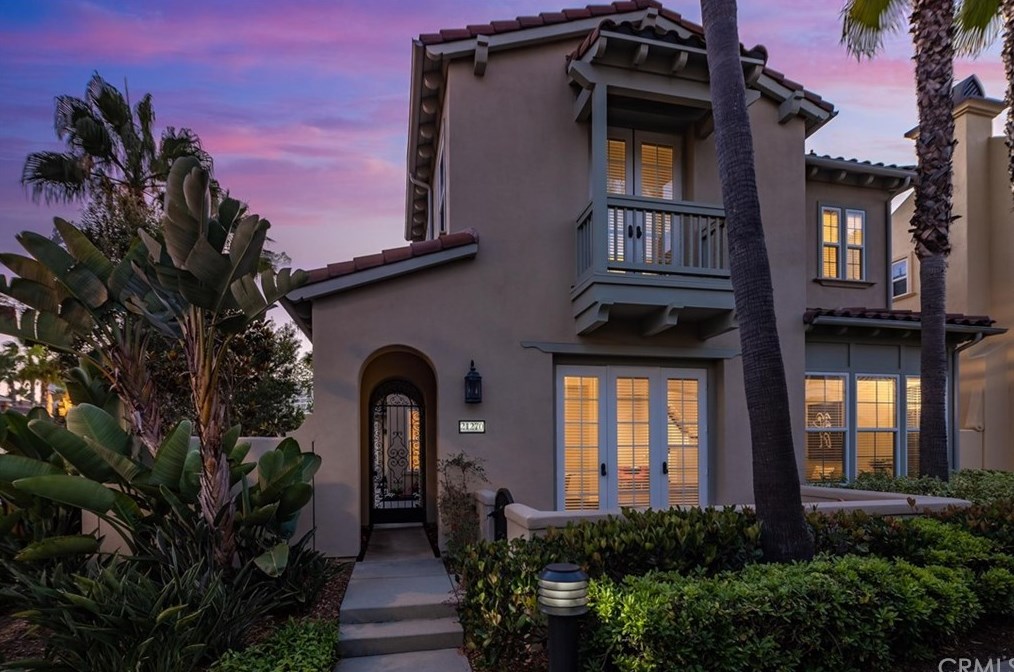 21270 Elda Cir, Huntington Beach, CA 92648-5380