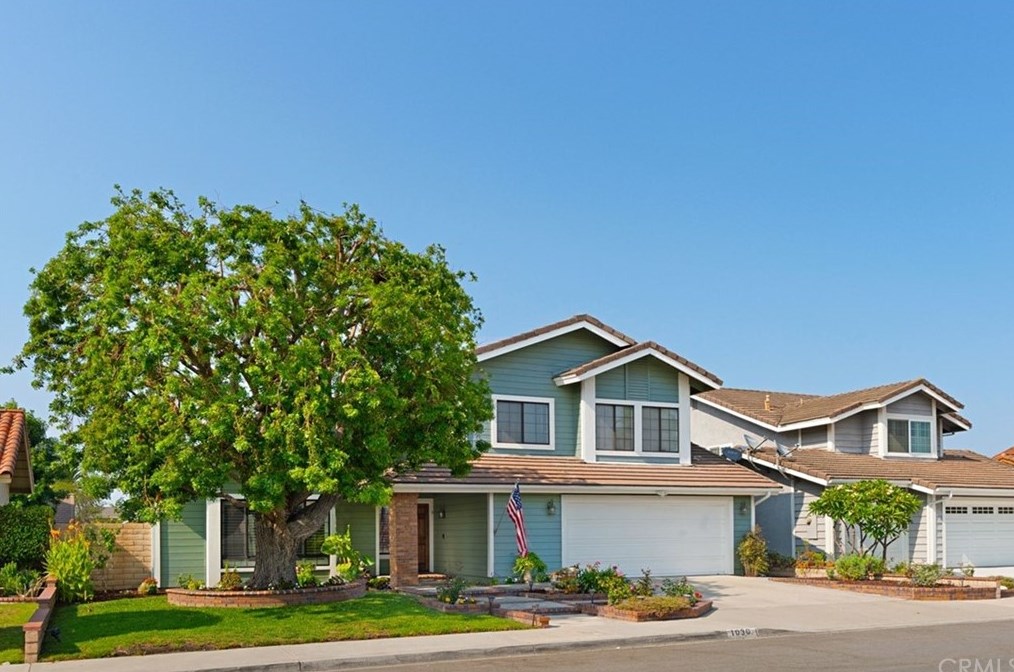 1030 Begonia Ave, Costa Mesa, CA 92626-1652