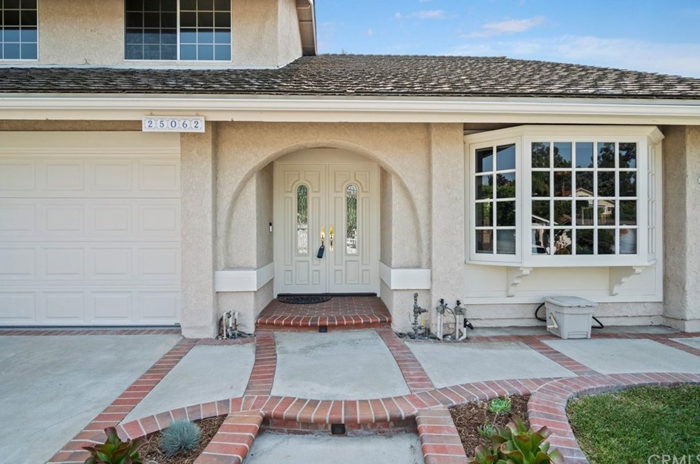 25062 Woolwich St, Laguna Beach, CA 92653-4929
