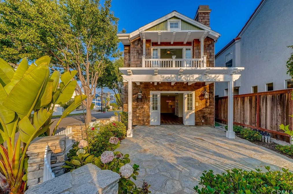 528 14th St, Huntington Beach, CA 92648-4042