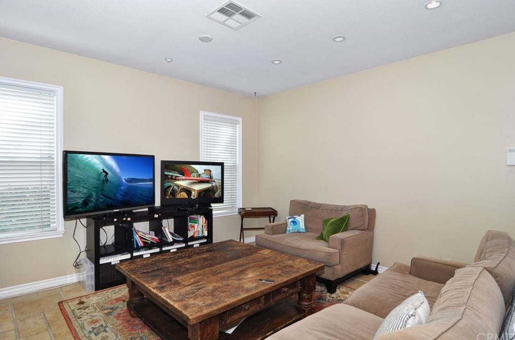 7993 Osuna Cir, Huntington Beach, CA 92648