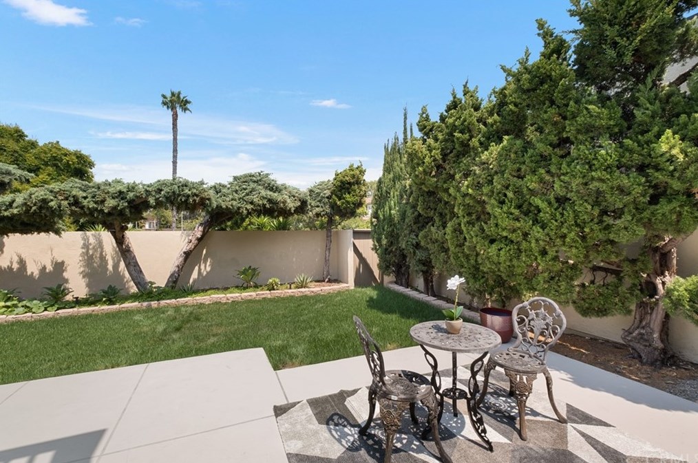 1 Satinwood Way, Irvine CA  92612-2111 exterior