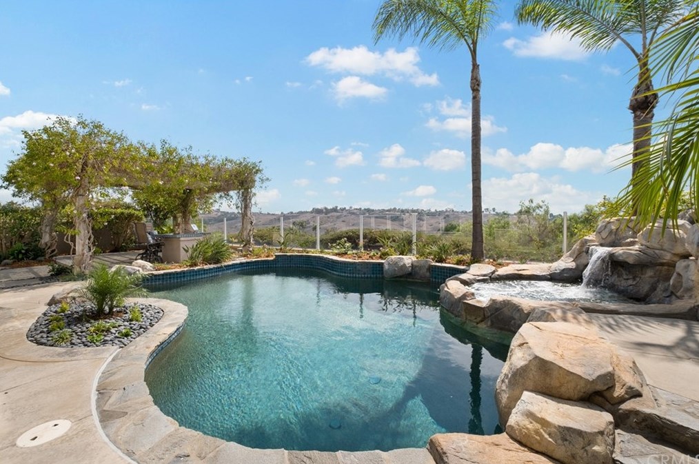 24 Salermo, Laguna Beach, CA 92677-9032