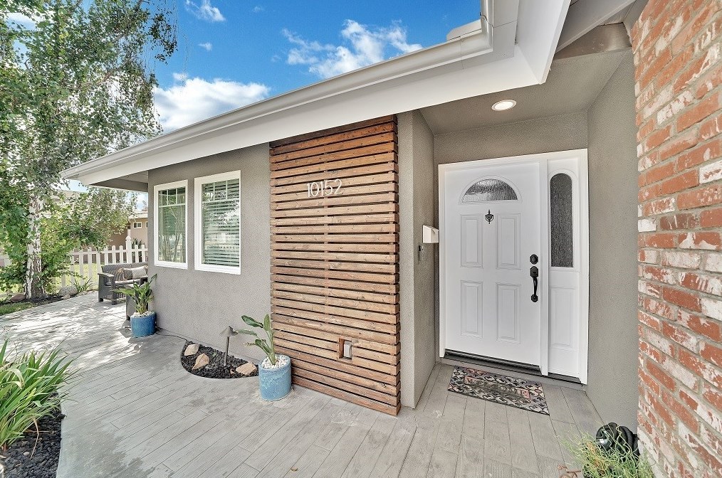 10152 Cutty Sark Dr, Huntington Beach CA  92646-4304 exterior