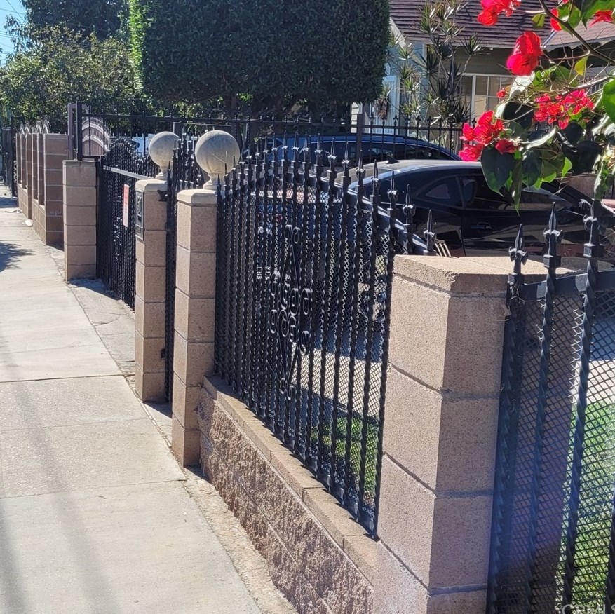 4517 Orchard Ave, Los Angeles, CA 90037-3019