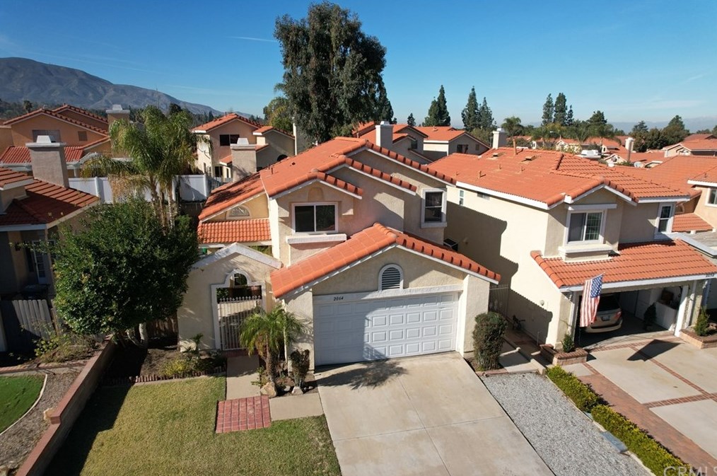 2064 Picadilly Way, Corona, CA 92882-4538