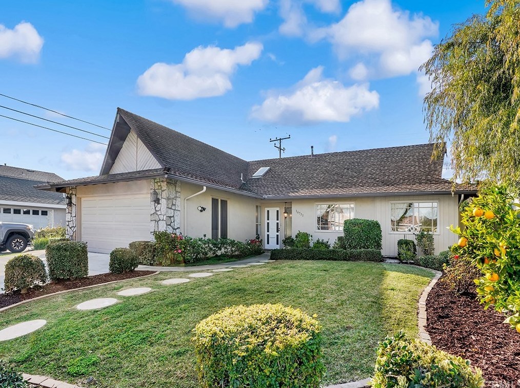 16731 Busby Ln, Huntington Beach, CA 92647-4211