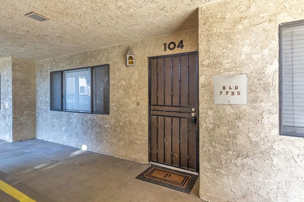 7735 Newman Ave, Huntington Beach, CA 92647-6859