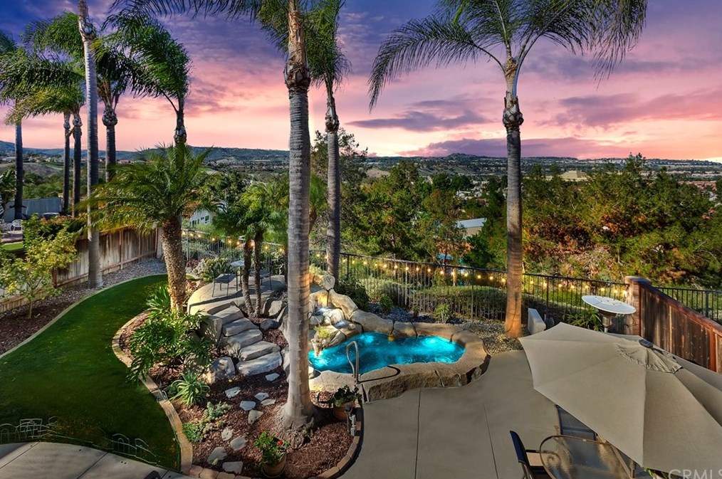 28481 La Plumosa, Laguna Beach, CA 92677-7051