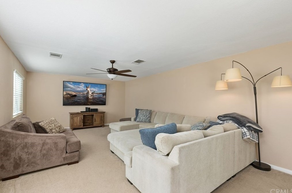 53011 Belle Isis Ct, Lake Elsinore, CA 92532