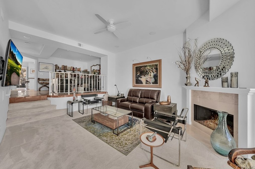 19375 Maidstone Ln, Huntington Beach, CA 92648