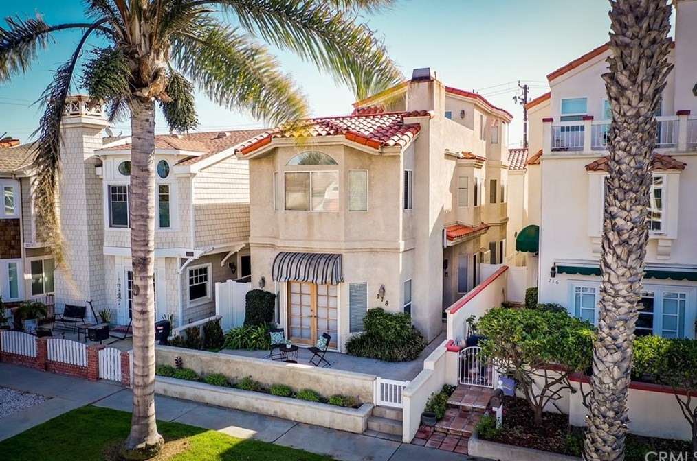 218 17th St, Huntington Beach, CA 92648-4419