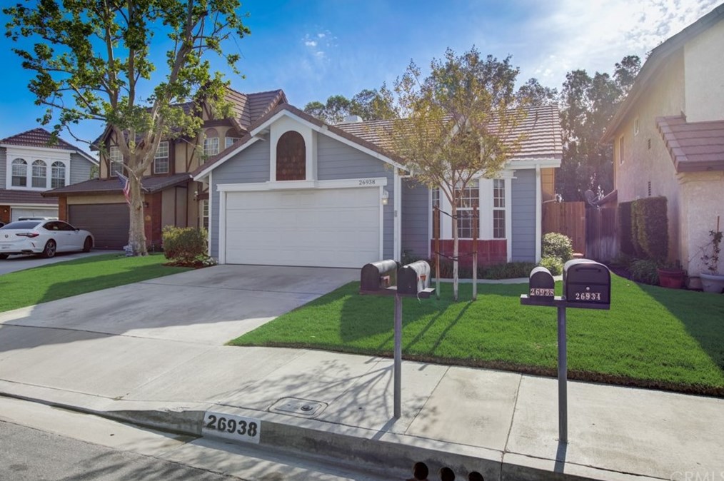 26938 Terri Dr, Santa Clarita, CA 91351
