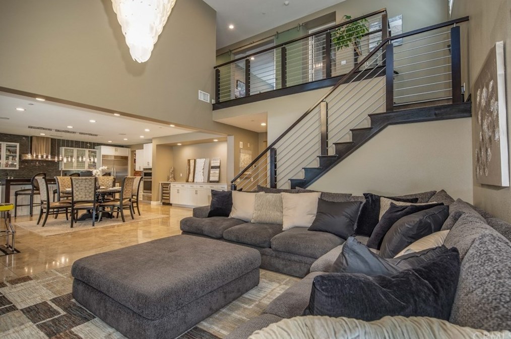 25 Anacapa Ln, Laguna Beach, CA 92656-1630