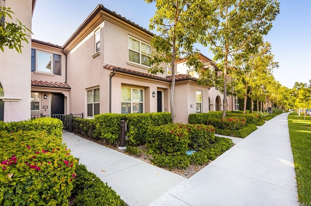 136 Coralwood, Irvine, CA 92618