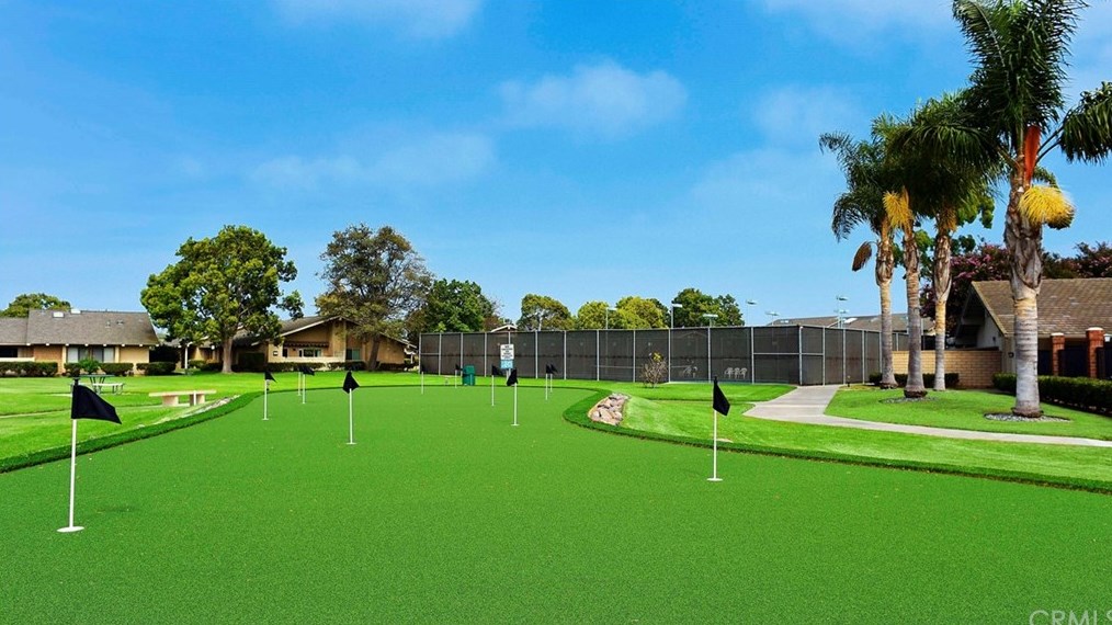 8888 Lauderdale Ct, Huntington Beach CA  92646-6206 exterior