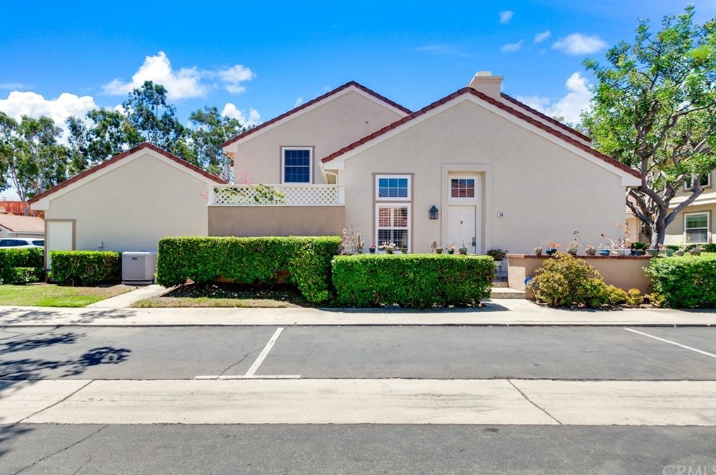 29 Dartmouth # 25, Irvine, CA