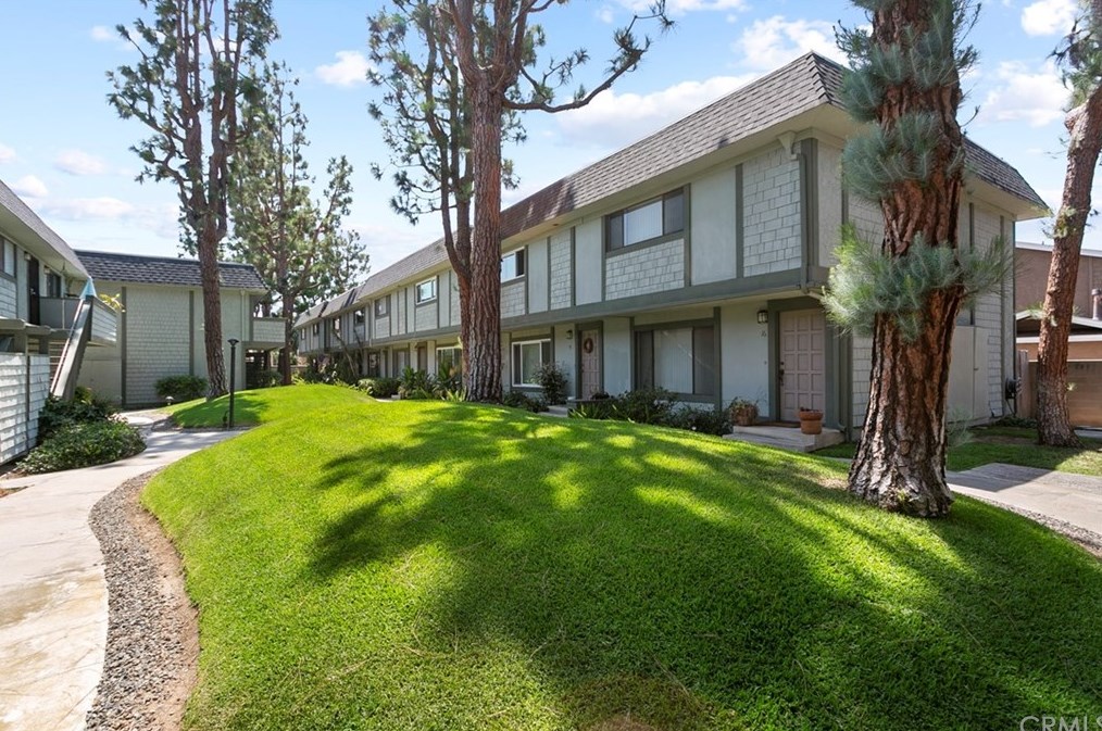 229 Wilson St, Costa Mesa, CA 92627-1641