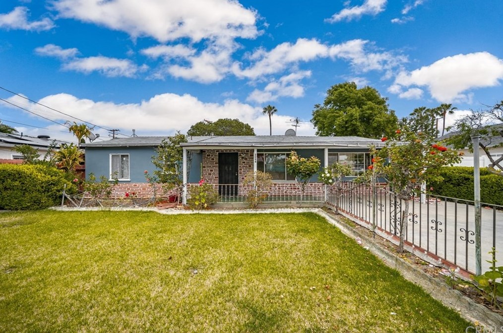 2094 Pomona Ave, Costa Mesa, CA 92627-2922