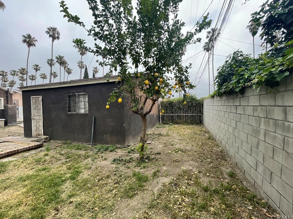 5603 Cimarron St, Los Angeles, CA 90062-2521