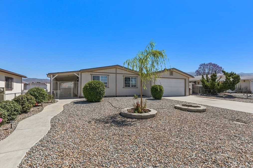 43692 Ange Ln, Hemet, CA 92544-2749