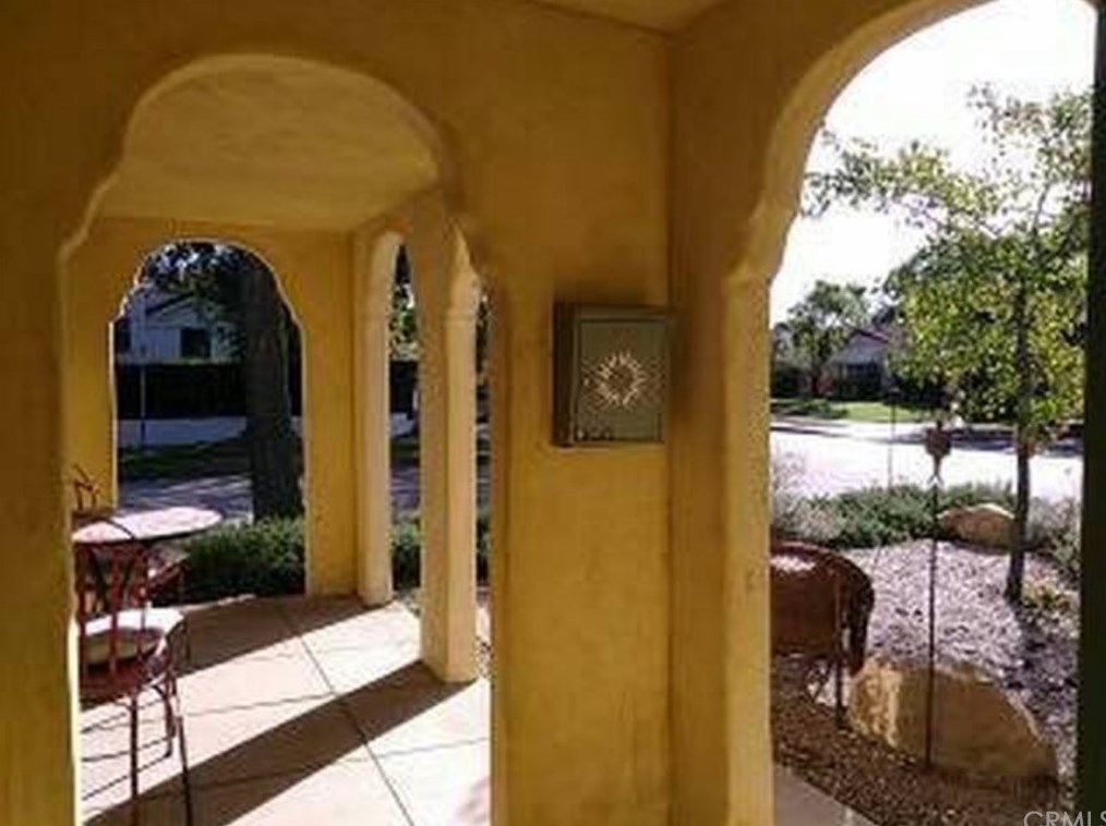 3905 Revere Ave, Los Angeles, CA 90039-1622