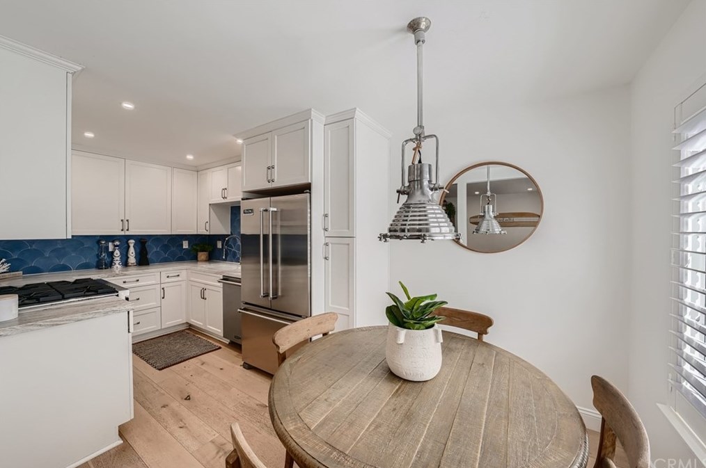 218 16th St, Huntington Beach, CA 92648-4439