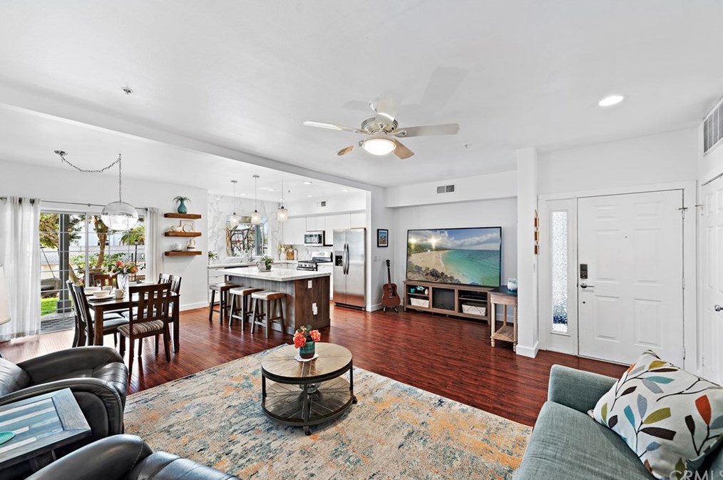 20191 Sealpoint Ln, Huntington Beach, CA 92646-8589