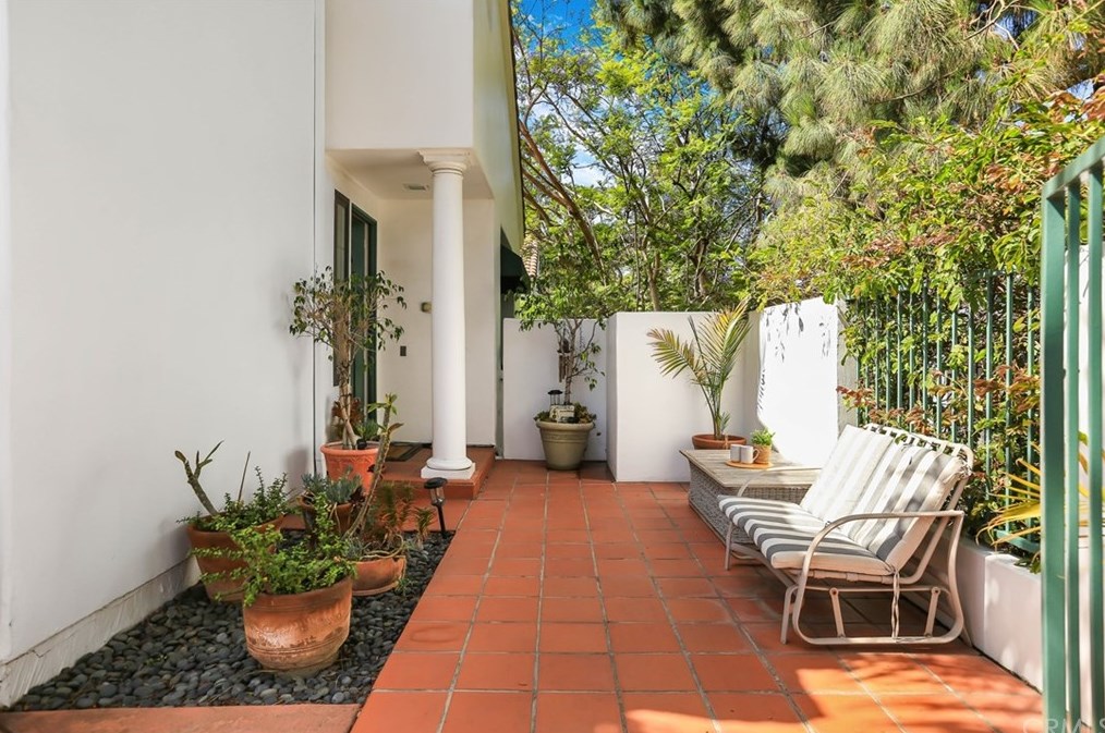 19462 Pompano Ln, Huntington Beach, CA 92648-6422