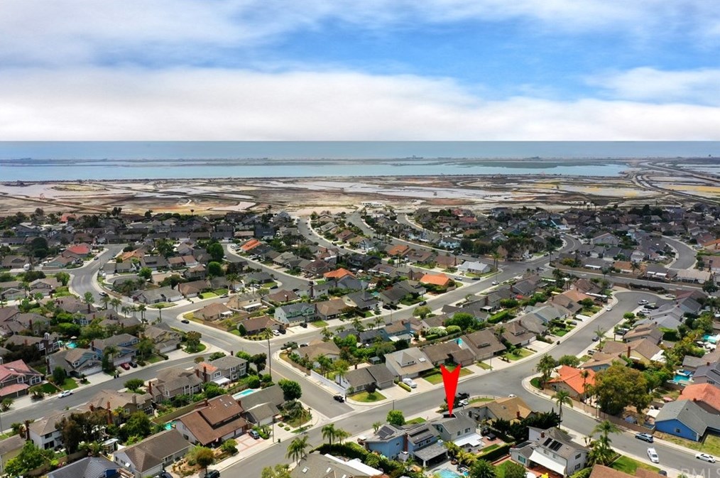 5621 Serene Dr, Huntington Beach, CA 92649