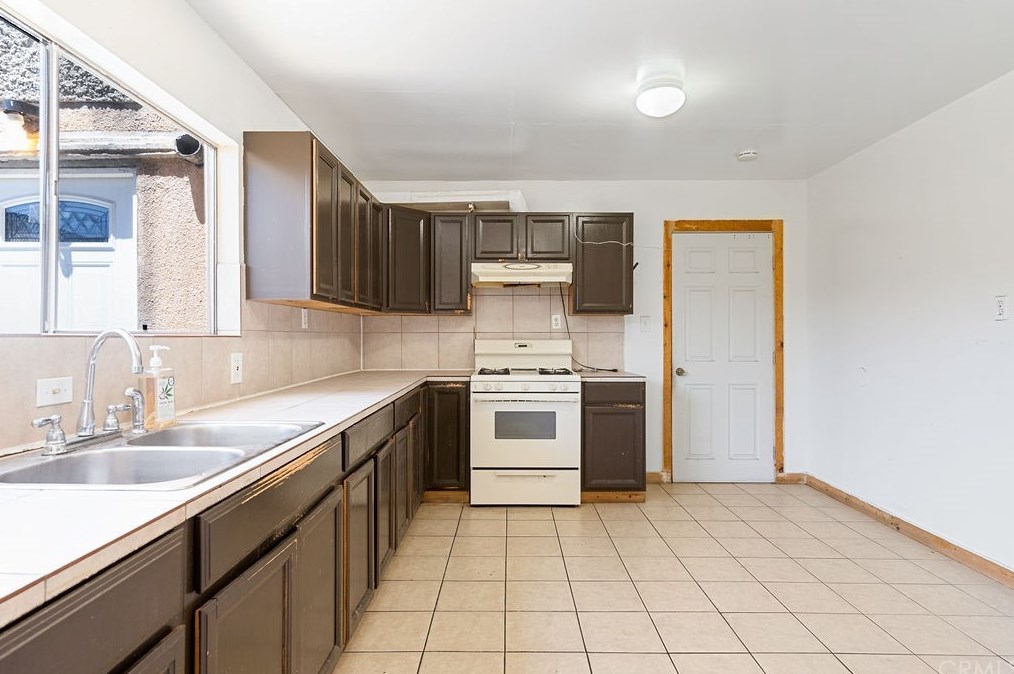 7824 Ira Ave, Bell, CA 90201