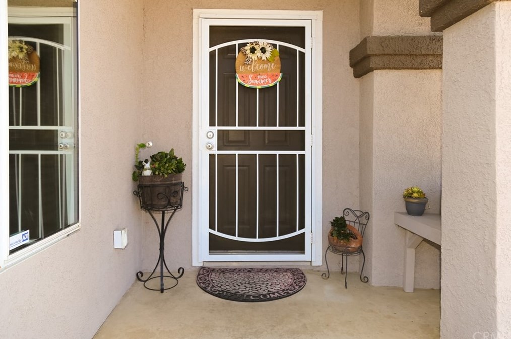 686 Viewtop Ln, Corona, CA 92881-8351