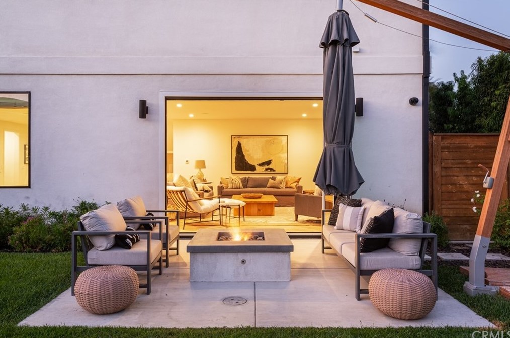 477 Magnolia St, Costa Mesa CA  92627-2301 exterior