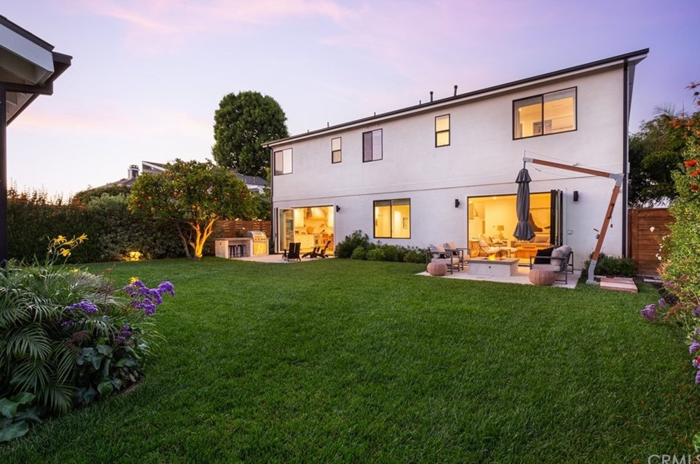 477 Magnolia St, Costa Mesa CA  92627-2301 exterior