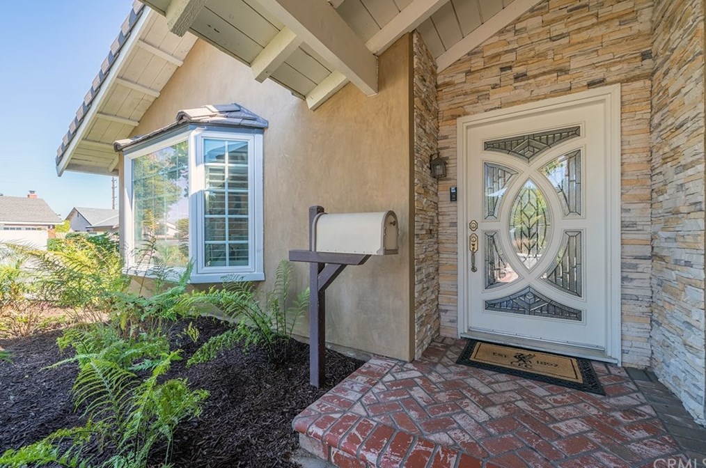 20042 New Britain Ln, Huntington Beach CA  92646-4423 exterior