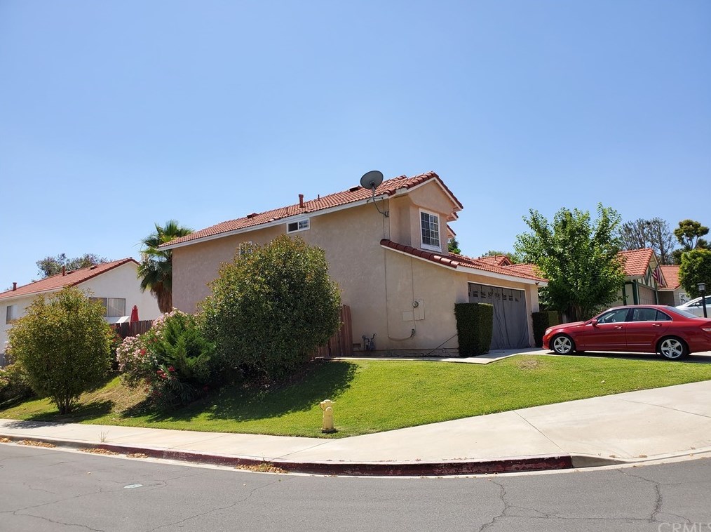 23204 Canyon Estates Dr, Corona, CA 92883-7605