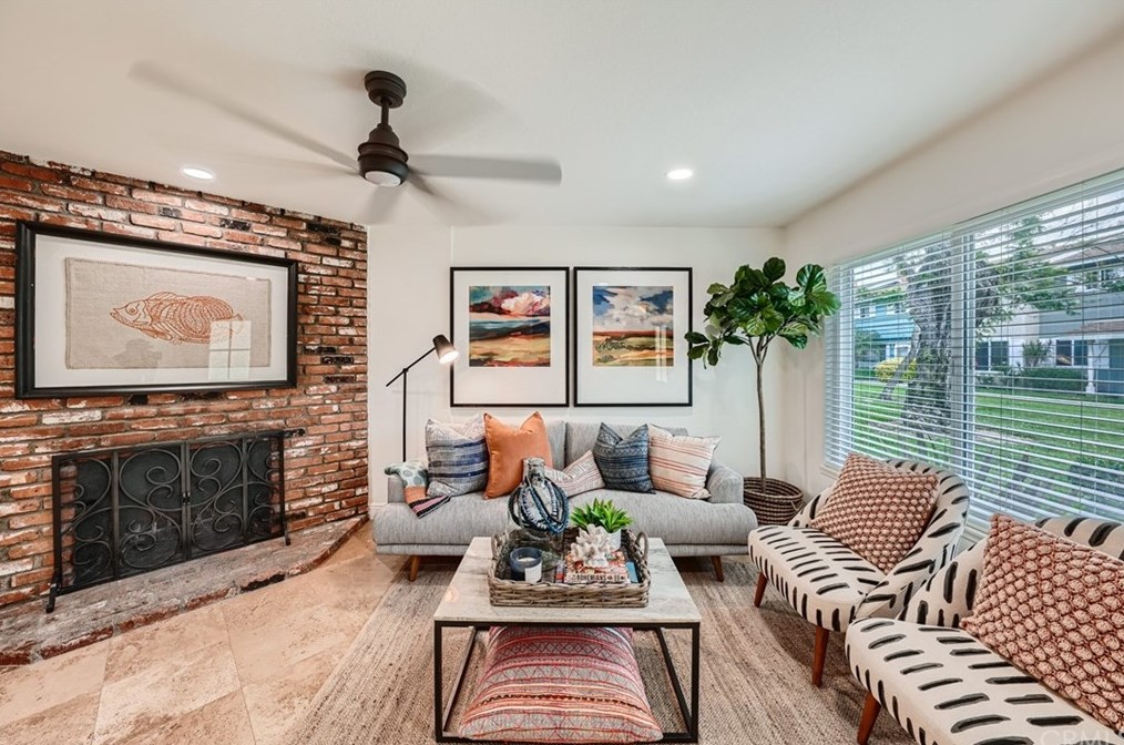 19766 Cambridge Ln, Huntington Beach, CA 92646-4217
