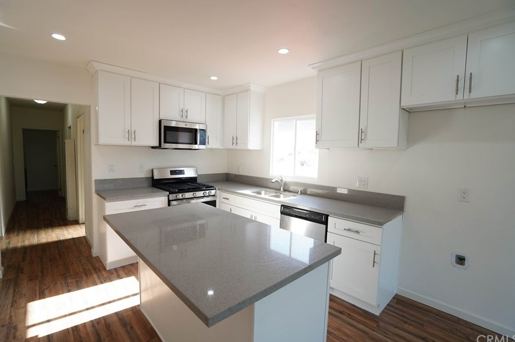 626 35th St, Los Angeles, CA 90011-2429